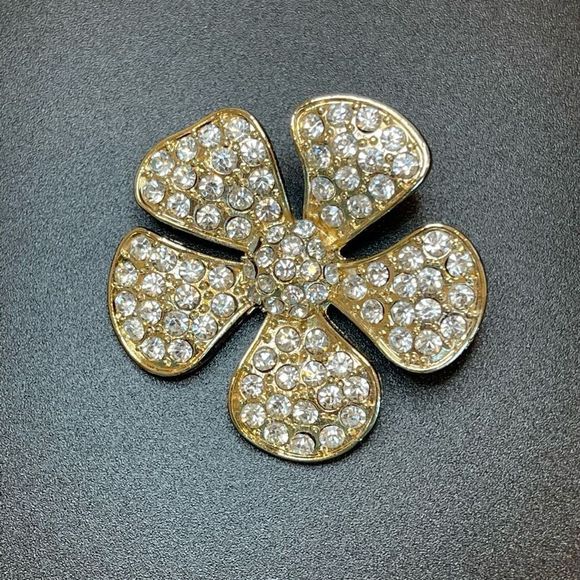 Vintage Rhinestone Flower Brooch Gold Tone Clear Rhinestones - Picture 2 of 5
